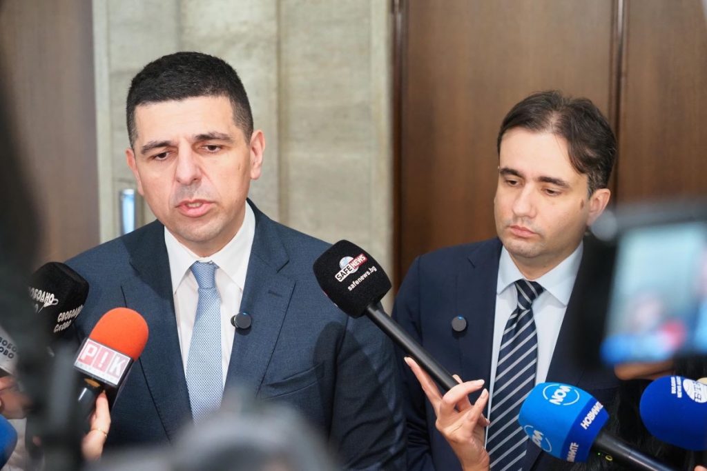 Срок до 21 ноември: България под натиск за решение относно „Лукойл“ след санкциите на САЩ Срок до 21 ноември: България под натиск за решение относно „Лукойл“ след санкциите на САЩ