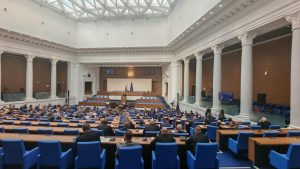 Парламентът прие: Продажбата на активи на „Лукойл“ само със „зелена светлина“ от МС и ДАНС