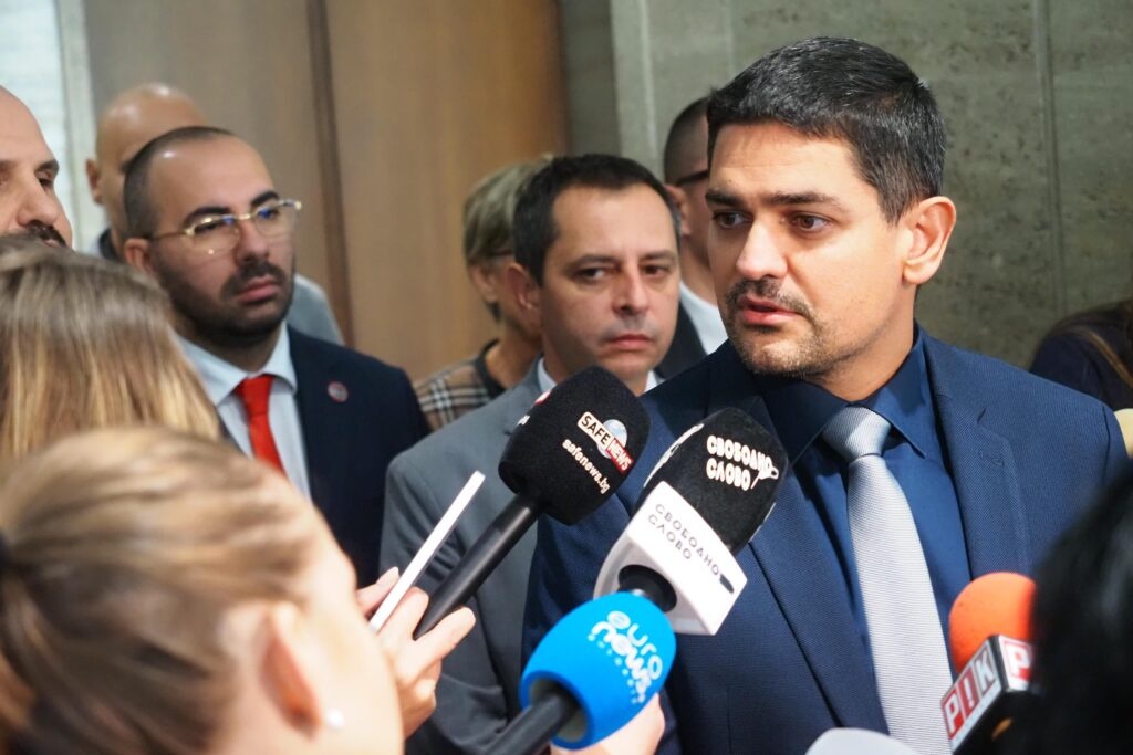 Партия МЕЧ обвинява Наталия Киселова в укриване на сигнали за документни измами, свързани с „Величие“ Партия МЕЧ обвинява Наталия Киселова в укриване на сигнали за документни измами, свързани с „Величие“