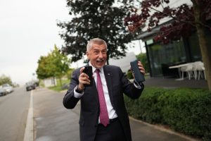 Убедителна победа на чешкия „Доналд Тръмп“ Андрей Бабиш, но без мнозинство