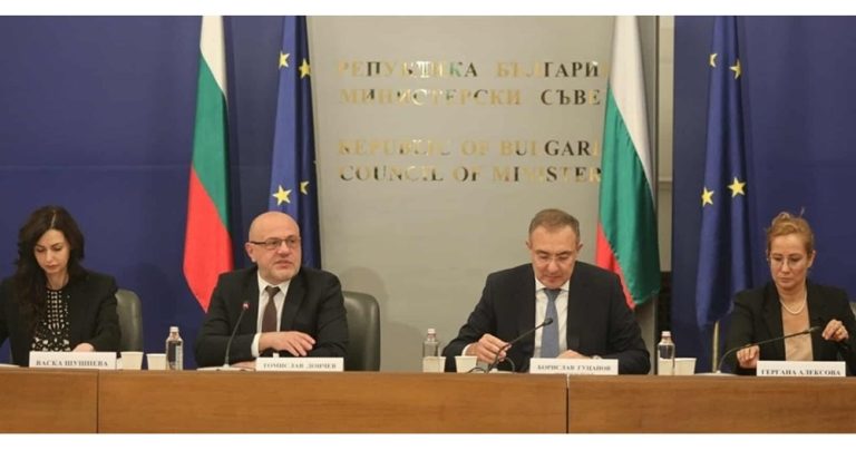 Бизнесът иска замразяване на заплатите, докато минималната достига 620 евро: НСТС не постигна съгласие Бизнесът иска замразяване на заплатите, докато минималната достига 620 евро: НСТС не постигна съгласие
