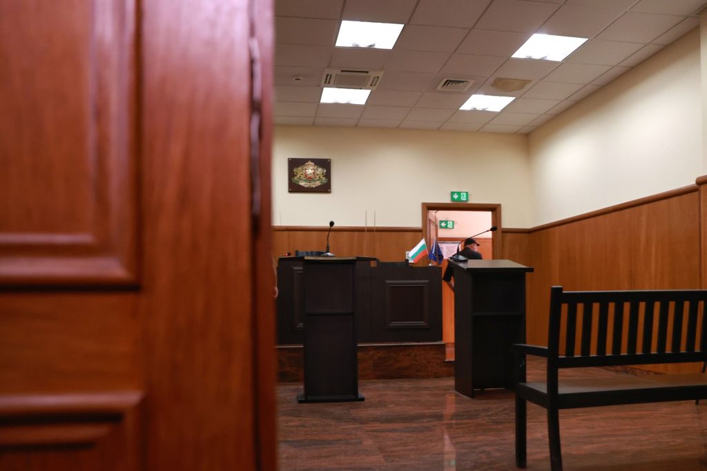 Обвинителният акт срещу учителя Христо Кирев е в съда: до 8 г. затвор, СГС потвърди ареста Обвинителният акт срещу учителя Христо Кирев е в съда: до 8 г. затвор, СГС потвърди ареста