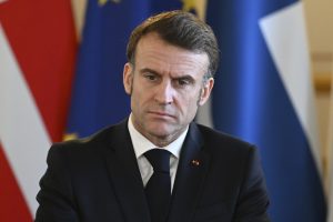 Изолацията на Макрон се задълбочава: 73% от французите искат оставка, кризата застрашава Еврозоната