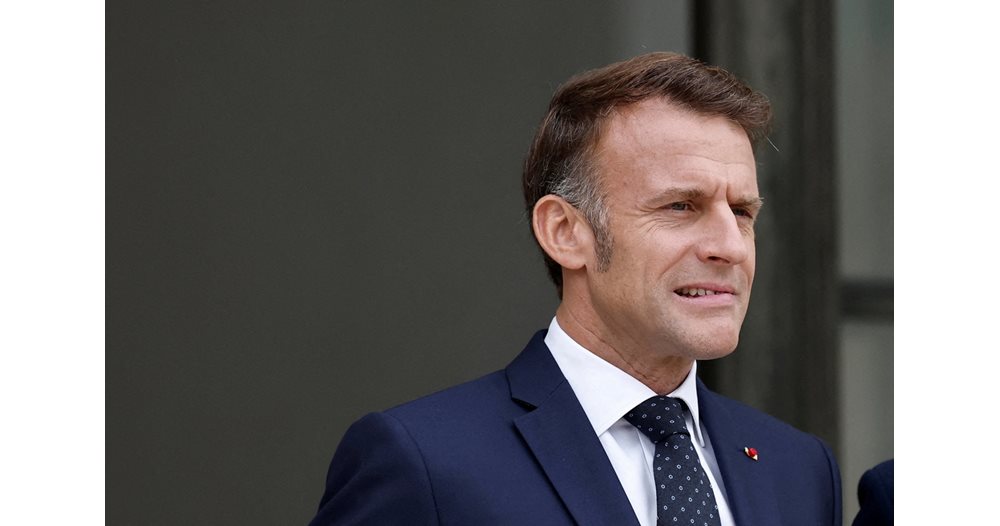 Макрон номинира нов премиер до 48 часа след оставката на Льокорню Макрон номинира нов премиер до 48 часа след оставката на Льокорню