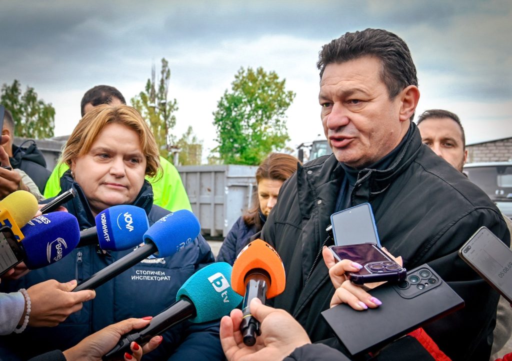 Прокуратурата привика зам.-кмета Надежда Бобчева и директора на завода за отпадъци на разпит в разгара на кризата с боклука Прокуратурата привика зам.-кмета Надежда Бобчева и директора на завода за отпадъци на разпит в разгара на кризата с боклука