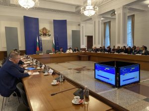 Зафиров: Засегнатите от безводие намаляха двойно до 160 000; Необходими са 3,7 млрд. лв. за ремонт на мрежата