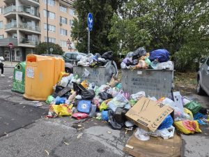 София подписва договор с турската фирма „Софекострой“ за сметоизвозването; разследват зам.-кмета Бобчева