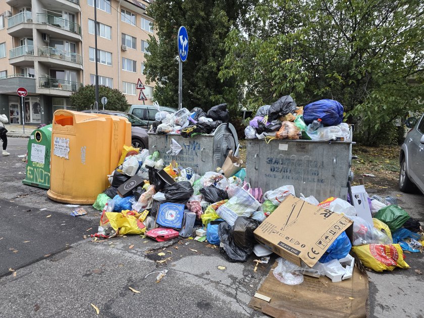 София подписва договор с турската фирма „Софекострой“ за сметоизвозването; разследват зам.-кмета Бобчева