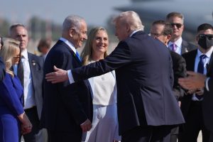 Тръмп обяви края на войната в Газа: Детайлите на 20-точковия план и фазите на мирното споразумение