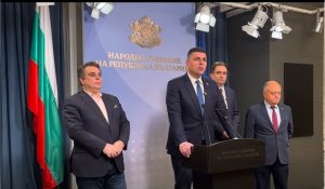 ПП-ДБ призовава за 'таймаут' и бюджет 2026, докато Пеевски изпраща екип за влизане във властта