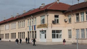 12-годишно ученик е намушкан с нож в столичното 94-о училище, 15-годишен е задържан