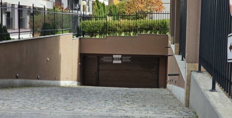 Семейството на прокурор Иво Илиев е с охрана след брутално нападение с чук; Разследва се опит за убийство