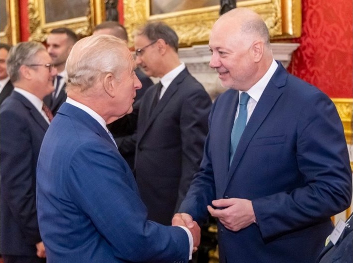 Премиерът Желязков покани крал Чарлз III да посети България отново Премиерът Желязков покани крал Чарлз III да посети България отново