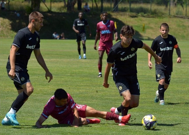 Скучно нулево реми: Славия и Черно море поделиха точките в 13-ия кръг Скучно нулево реми: Славия и Черно море поделиха точките в 13-ия кръг