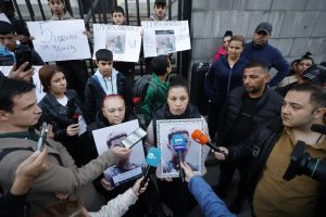 Протестиращи искат доживотна присъда за 15-годишния, намушкал Красимир в мол Протестиращи искат доживотна присъда за 15-годишния, намушкал Красимир в мол