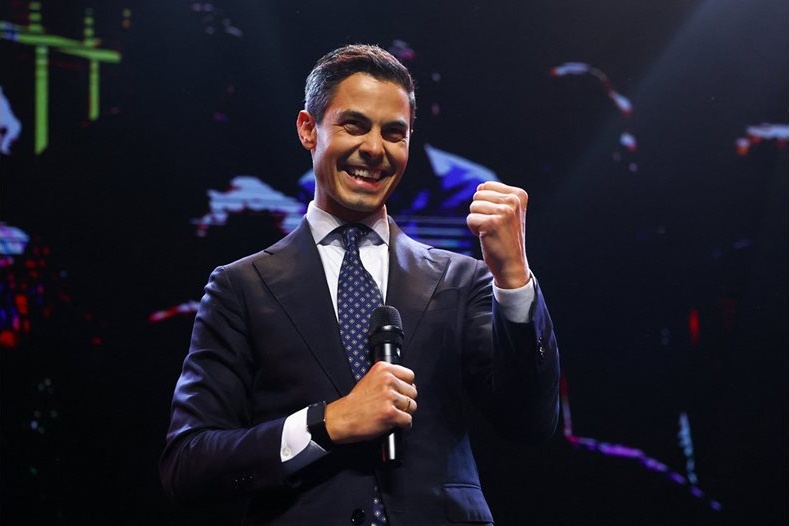 Фотофиниш в Нидерландия: Центристите печелят надпреварата, крайнодесните губят 11 места Фотофиниш в Нидерландия: Центристите печелят надпреварата, крайнодесните губят 11 места