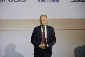 Министър Вълчев потвърди увеличение на учителските заплати: Целта остава 125% от средната за страната