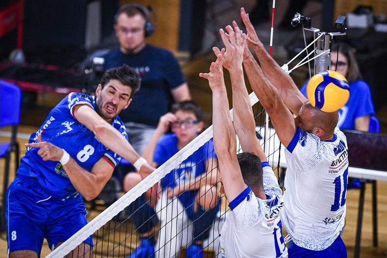 Волейбол: Шампионът "Левски" и "Нефтохимик" с убедителни победи в Супер Волей Волейбол: Шампионът "Левски" и "Нефтохимик" с убедителни победи в Супер Волей