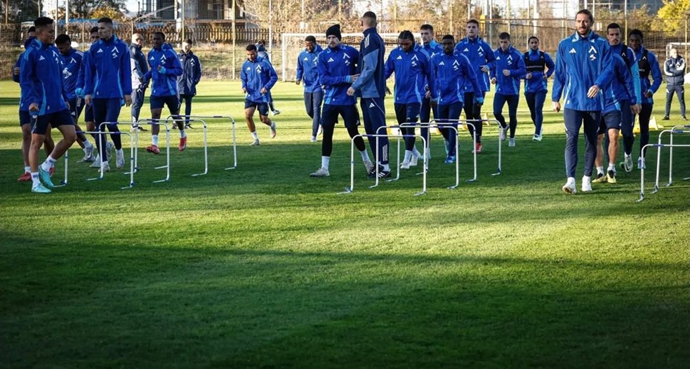 Хулио Веласкес пресява състава: Рилдо и Карл Фабиен отново аут от групата на "Левски" за "Арда"