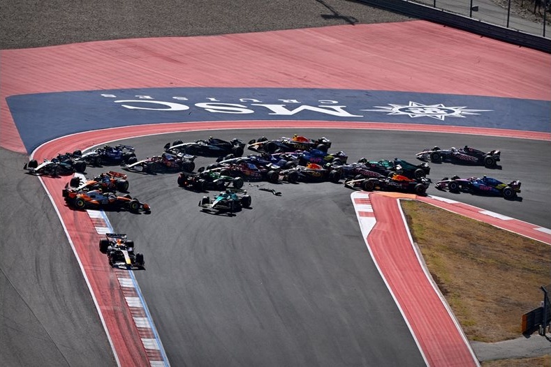 Промени във Формула 1: Две задължителни спирания в бокса за разнообразяване на стратегиите