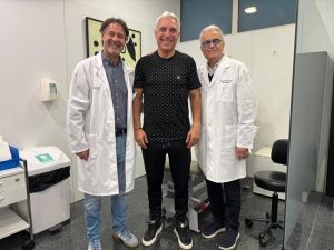 Д-р Рамон Кугат оперира рамото на Христо Стоичков