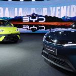 Китайският автомобилен пазар: 109 марки, доминиран от четири гиганта и заплаха от срив