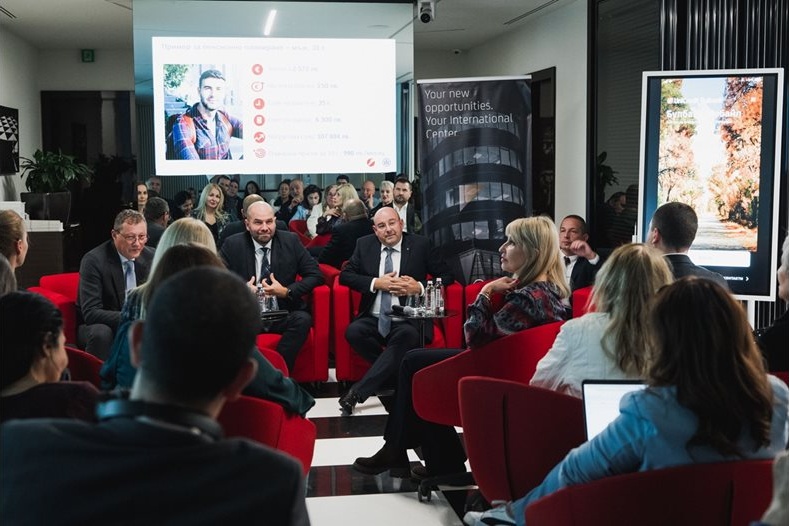 Дигиталната революция в Булбанк Мобайл: По-млади хора инвестират в допълнителна пенсия, средната възраст пада от 55 на 42