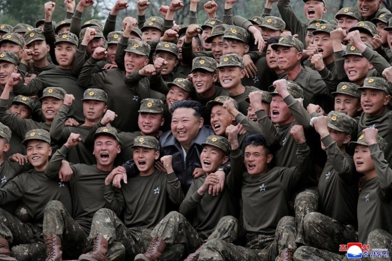 Сеул: 15 000 севернокорейски войници са разположени в Русия, 600 загинаха в Курска област Сеул: 15 000 севернокорейски войници са разположени в Русия, 600 загинаха в Курска област