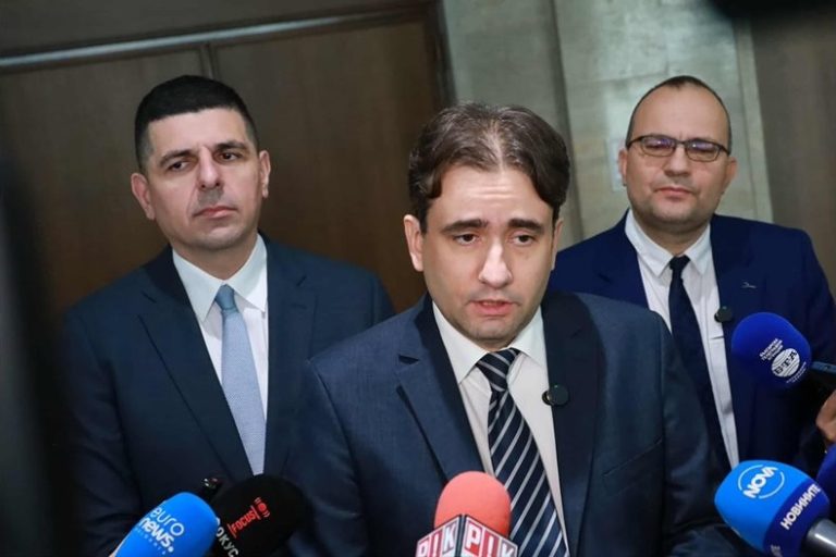 „Да, България“ с ултиматум: Проектобюджетът за 2026 г. да бъде оттеглен, води към сценария на Жан Виденов „Да, България“ с ултиматум: Проектобюджетът за 2026 г. да бъде оттеглен, води към сценария на Жан Виденов