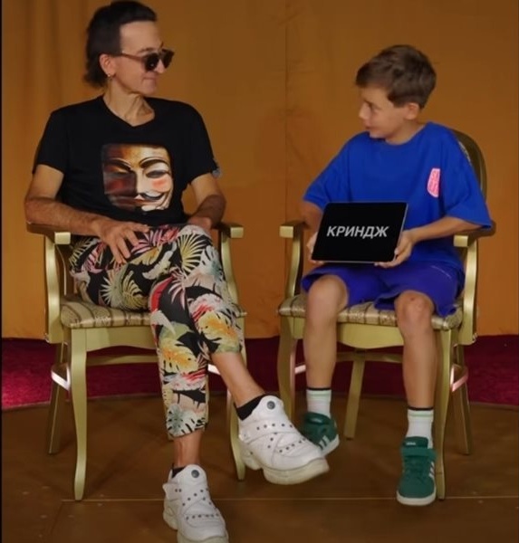 Криндж или пилешки филенца? Дони се провали на изпита по тийнейджърски жаргон