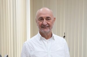 Трансплантация на роговица: Доц. Андреев въведе у нас метод, подменящ мембрана, 4 пъти по-тънка от косъм