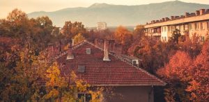 Нестабилен уикенд с дъжд и облаци: Интензивни валежи до 50 литра на квадрат през следващата седмица