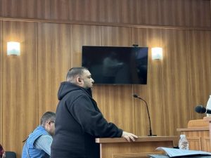 18 месеца условно за шофьор, убил моторист без книжка и без светлини край Песнопой