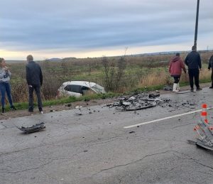 Един загинал в тежка катастрофа с три автомобила край Сливен: Пътят към Самуилово е затворен