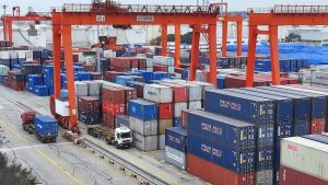 Външната търговия на Китай расте стабилно: Ръст от 3.6% за десет месеца, фокусът е върху „Един пояс, един път“