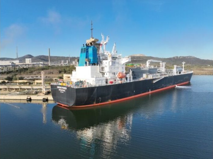 „Агрополихим“ инвестира в „син“ амоняк: Намалява CO₂ отпечатъка си и призовава за спешна подкрепа за фермерите заради CBAM