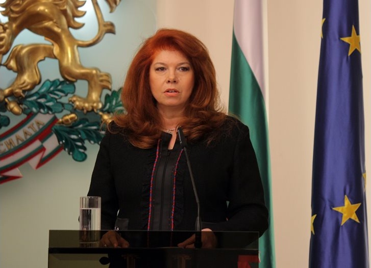 Илияна Йотова: Загубата на рафинерия "Лукойл" обрича България на изключително трудна ситуация