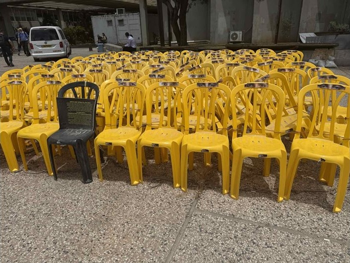 Емоционални призиви в Тел Авив: Освободени заложници настояват за връщането на телата на загиналите