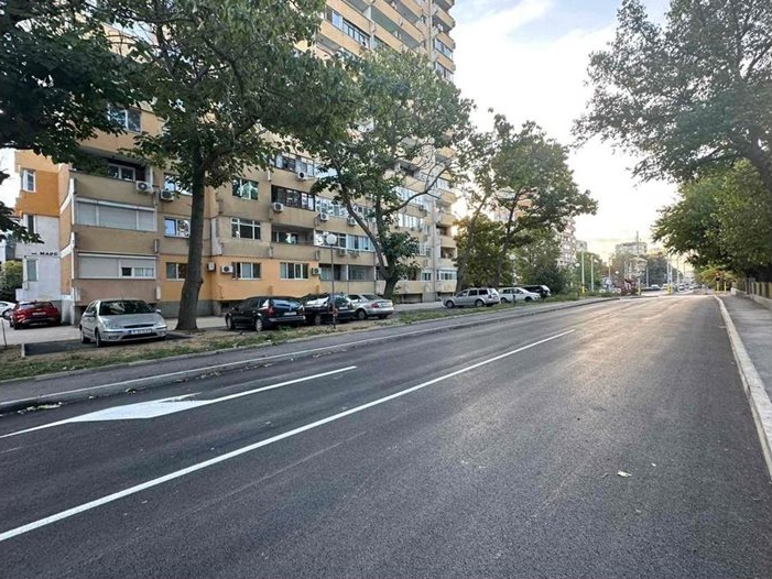 Британски учени създадоха самовъзстановяващ се асфалт, който лекува пукнатини за час