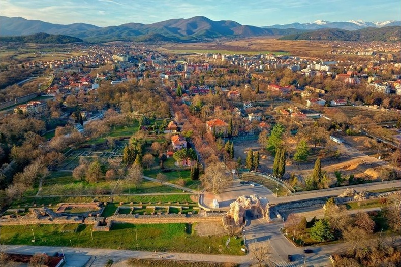 Муле на телефонен измамник в Хисаря излиза от ареста с условна присъда след три месеца зад решетките