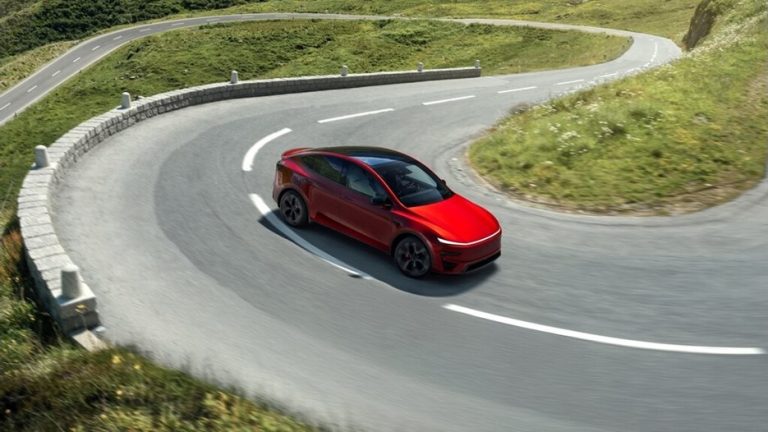 Tesla атакува пазара с коли под наем за $60 на ден и безплатно зареждане Tesla атакува пазара с коли под наем за $60 на ден и безплатно зареждане