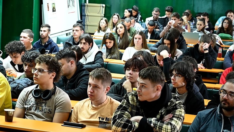 Не само код: Експерти разкриха пред студенти в УниБИТ кой разследва киберпрестъпленията и как се борим с AI фишинга