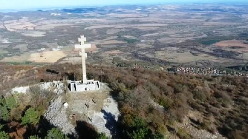 Извънредно: Канара от 50 тона преряза пътя за Околчица, трасето е разцепено