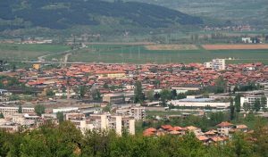 Неравенството се задълбочава: Заплатата в София двойна на Кюстендил на фона на най-слабата пътна мрежа от десетилетие