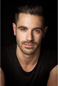 „Почти като теб“: Коста Каракашян изследва загубата на автентичност в дигиталната епоха