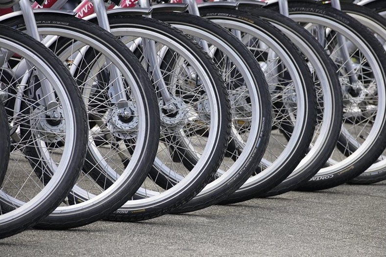 Разбиха дръзка мрежа за кражба на велосипеди във Франция: Откраднали стока за 1 милион евро, ползвали въдици