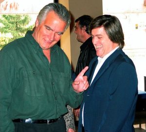 Фотозагадка: Кой актьор от сериал с 9000 епизода е посетил България и кога?