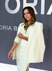 Критиците разкъсаха 'Виктория Бекъм': Свали ли Posh Spice маската, или продаде перфектна PR стратегия?