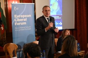 Проблем с кадрите: 50 000 чужди работници се очакват у нас, но остават едва една трета