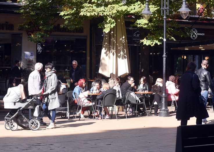 Българите работят 9 часа повече от германците, но сме на първо място в ЕС по стандартна заетост